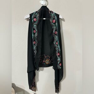 Dallas‎ Boutique Floral Embroidered One Size NWT